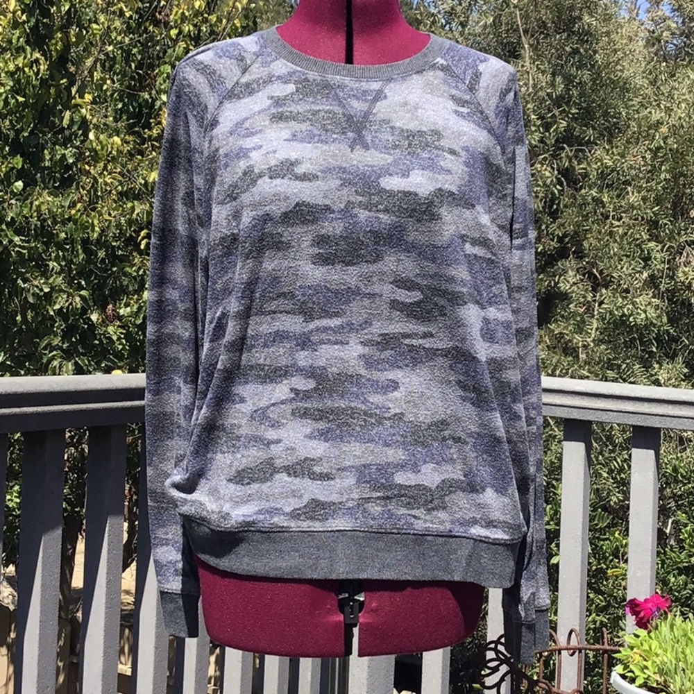 Lucky Brand Long Sleeve pullover/sweatshirt